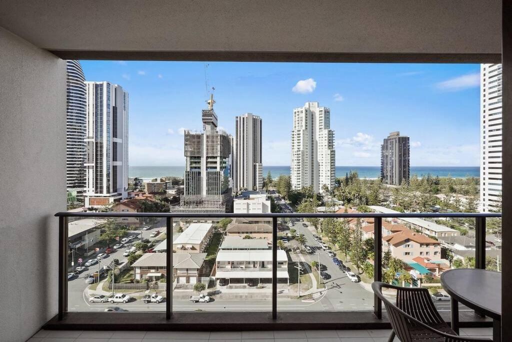 Broadbeach Apartment Level 10 With Beach Views Gold Coast Extérieur photo