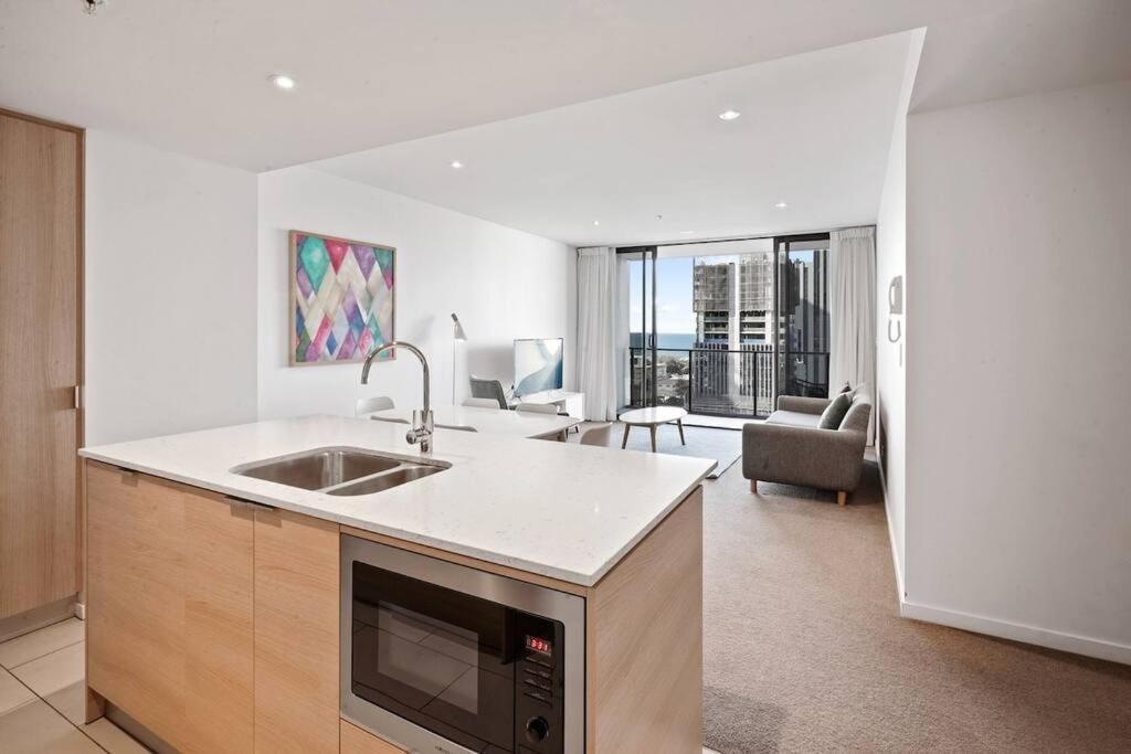 Broadbeach Apartment Level 10 With Beach Views Gold Coast Extérieur photo